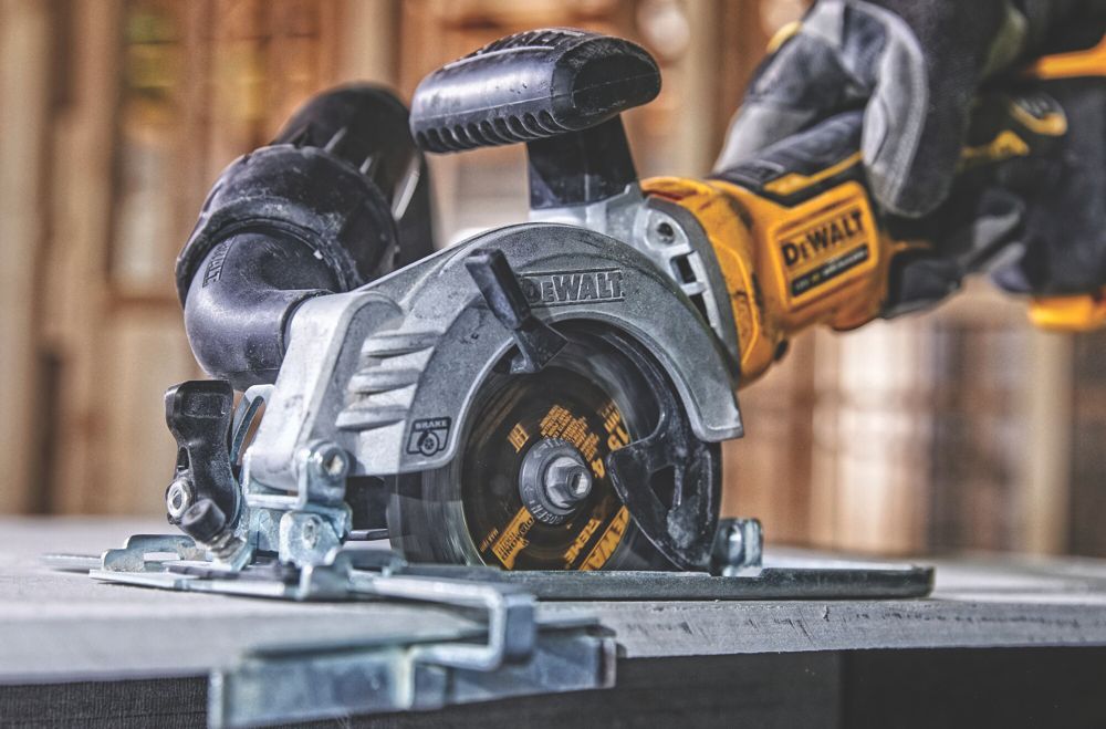 Circular saw deals with brake