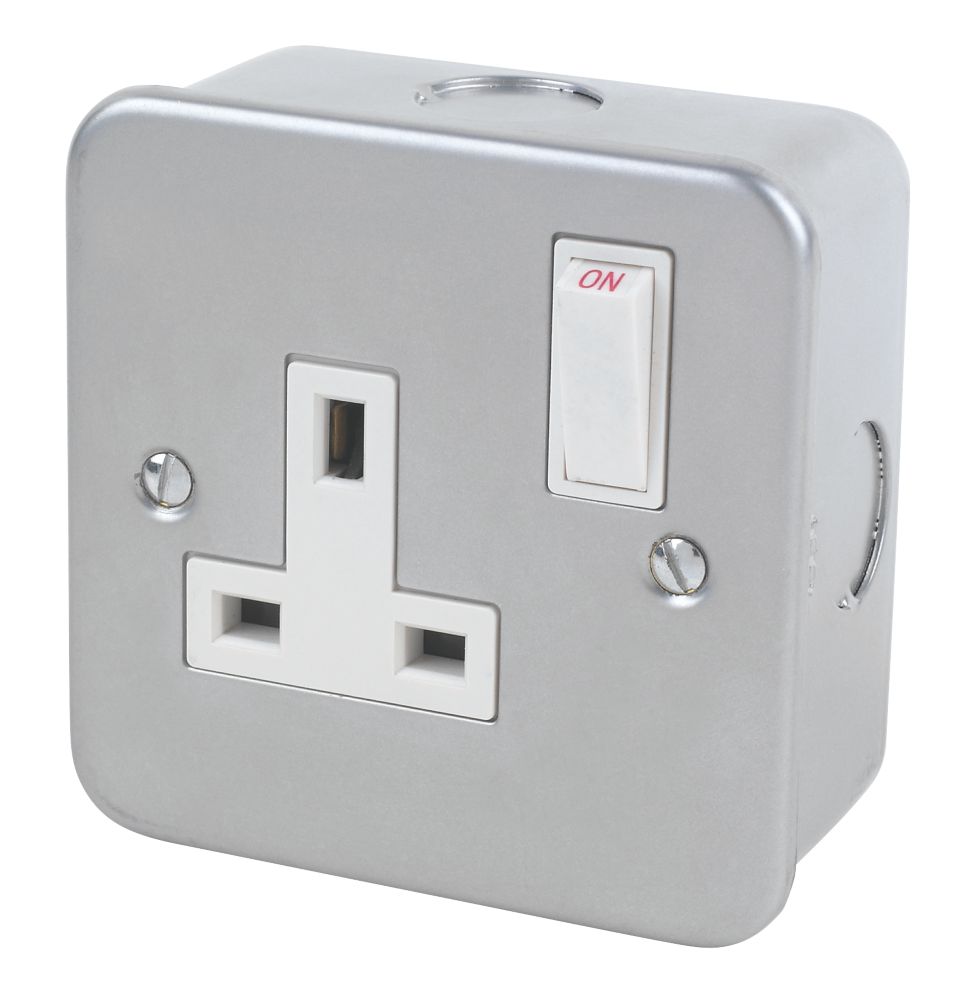 Metal Clad Switches & Sockets | Screwfix.com