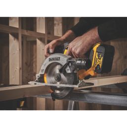 Dewalt circular best sale saw screwfix