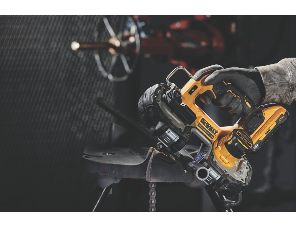 Scie à Ruban Portative DEWALT DCS371 – 18V, Batterie Li-Ion (5Ah), Moteur Balais, Occasion