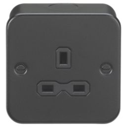 Knightsbridge MR7000UTB 13A 1-Gang Unswitched Metal Clad Single Socket Black with Black Inserts
