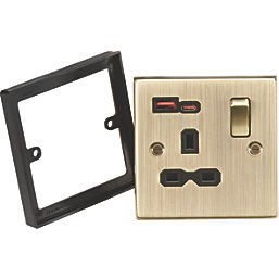 Knightsbridge  13A 1-Gang SP Switched Socket + 4.0A 20W 2-Outlet Type A & C USB Charger Antique Brass with Black Inserts