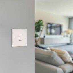 British General 800 Series 10AX 1-Gang Intermediate Switch White