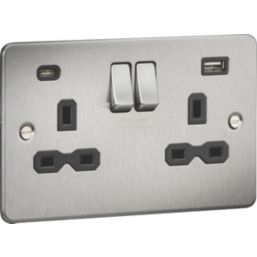 Knightsbridge  13A 2-Gang SP Switched Socket + 4.0A 20W 2-Outlet Type A & C USB Charger Brushed Chrome with Black Inserts