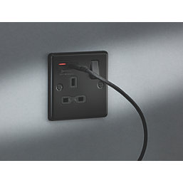 Knightsbridge  13A 1-Gang SP Switched Socket + 4.0A 20W 2-Outlet Type A & C USB Charger Matt Black with Black Inserts