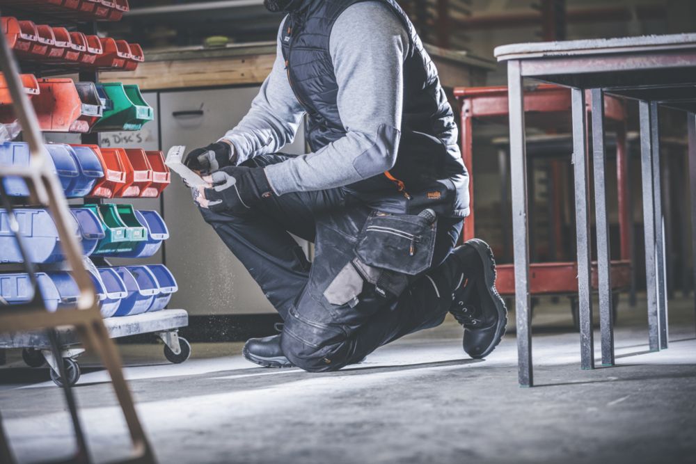 Scruffs Pro Flex Holster Work Trousers Black 32