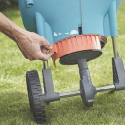 Gardena Spreader 18Ltr