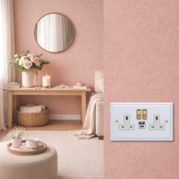 Varilight  13A 2-Gang SP Switched Socket + 4A 20W 2-Outlet Type A & C USB Charger Georgian White with White Inserts
