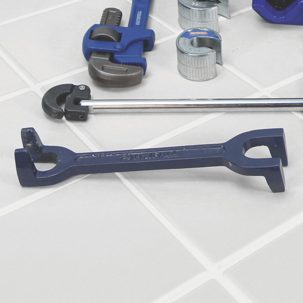 Screwfix plumbing outlet spanner