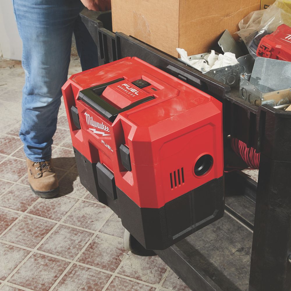 Milwaukee m12 best sale shop vac