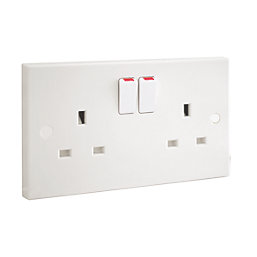 British General 900 Series 13A 2-Gang SP Switched Plug Socket White