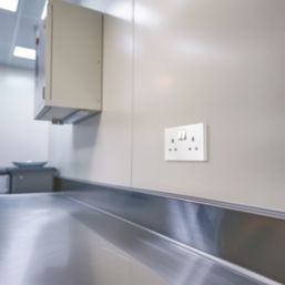 British General 900 Series 13A 2-Gang SP Switched Plug Socket White