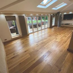 Osmo 2.5Ltr Clear Satin Solvent-Based Interior Wood Finishing Oil