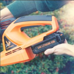 LawnMaster  CLHT2452-01 52mm 24V 1 x 2.0Ah Lithium MX  Cordless Hedge Trimmer