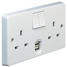 Crabtree Capital 13A 2-Gang DP Switched Socket + 2.1A 2-Outlet Type A USB Charger White