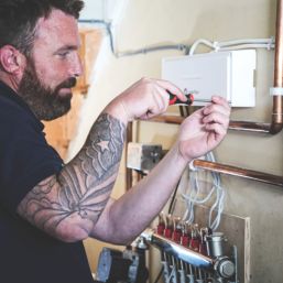 JG Underfloor JGWC4  Underfloor Heating Wiring Centre 8 Zones 240V