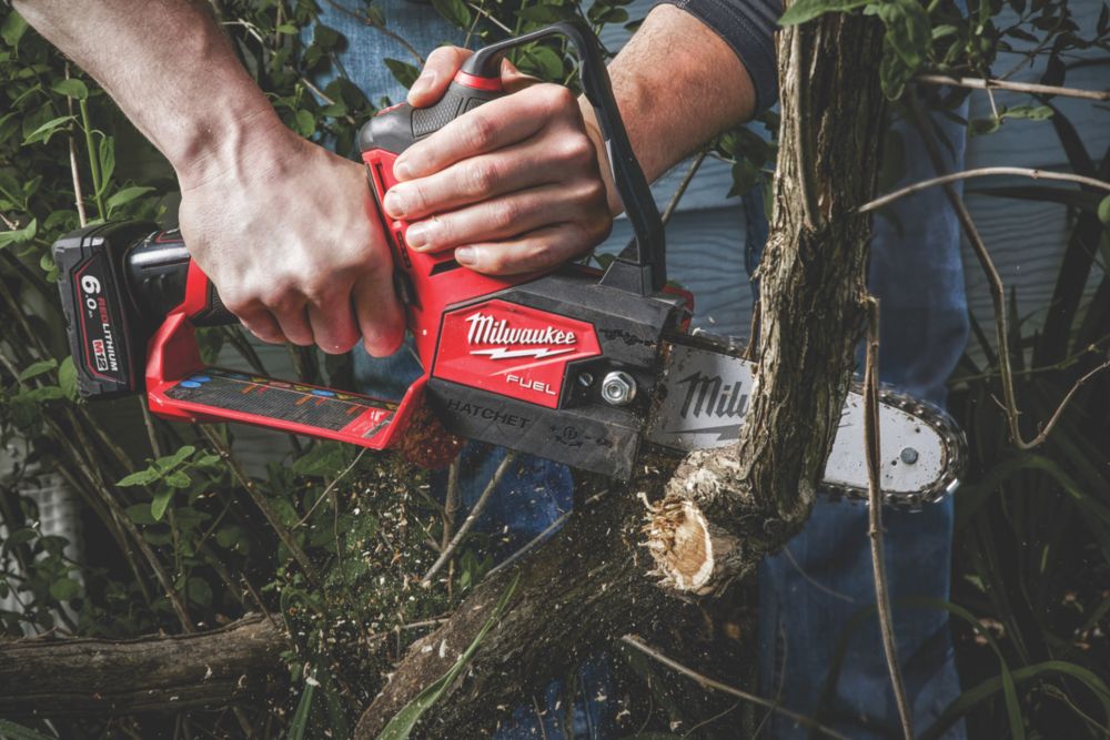 12v best sale milwaukee chainsaw