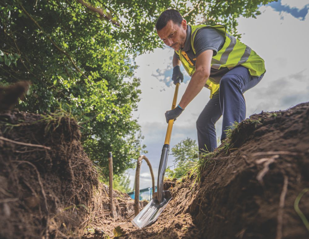 Screwfix shovel deals