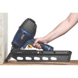 First fix pneumatic nail outlet gun