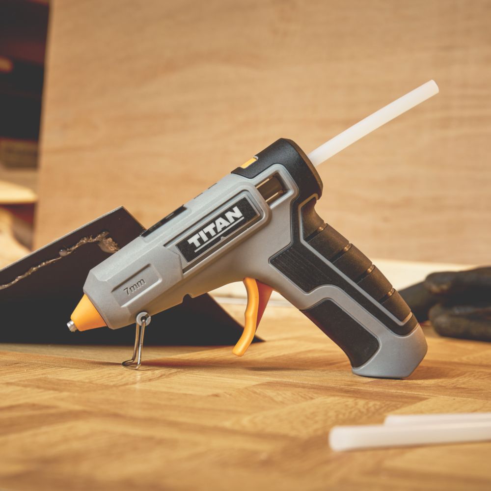 Titan TTB958GLG 3.6V 1 x 2.0Ah Lithium Cordless Glue Gun Screwfix