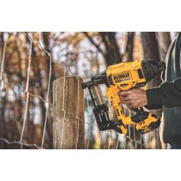 DeWalt DCFS950N-XJ 50mm 18V Li-Ion XR Brushless First Fix Cordless Stapler / Nail Gun - Bare