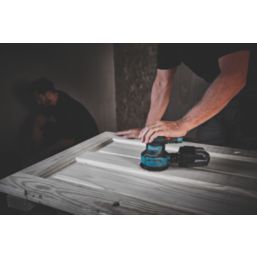 Screwfix best sale makita sander