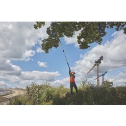 DEWALT DCMPS567P1 18V 1 x 5.0Ah Li-Ion XR Brushless Cordless 20cm Pole Saw