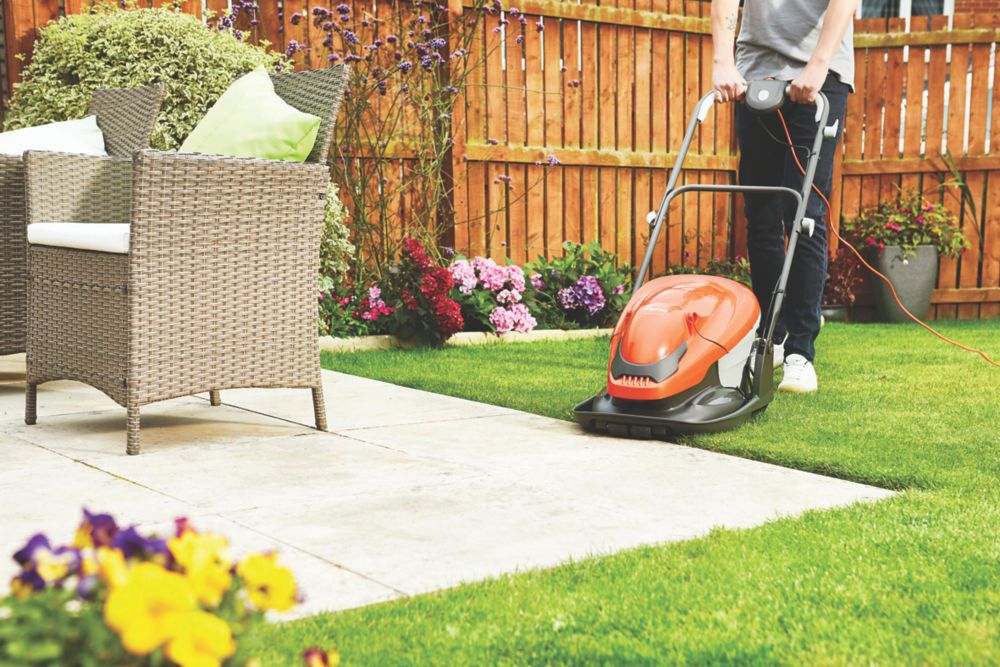 Screwfix flymo online lawnmowers