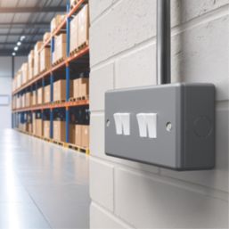 British General  20A 16AX 4-Gang 2-Way Metal Clad Light Switch