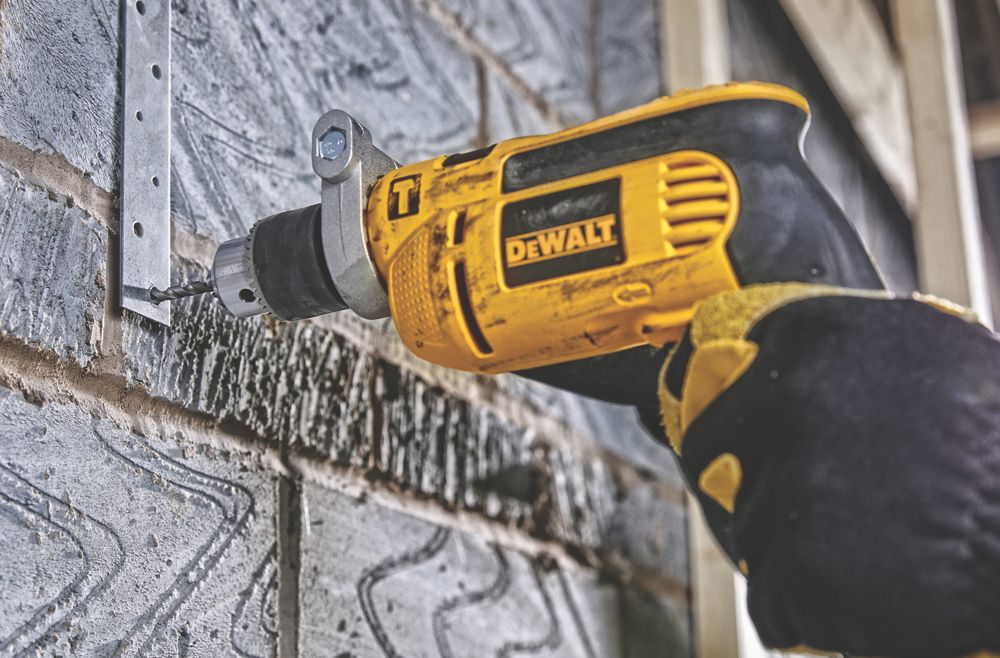 Perceuse à percussion Dewalt DWD024K 700W