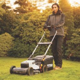 Titan 36V 1 x 4.0Ah Li Ion TXP Brushless Cordless 41cm Rotary Lawn Mower Screwfix