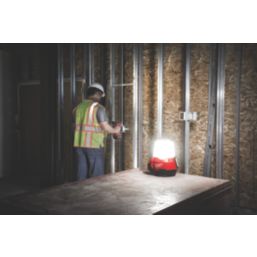 Milwaukee m18 best sale radius light