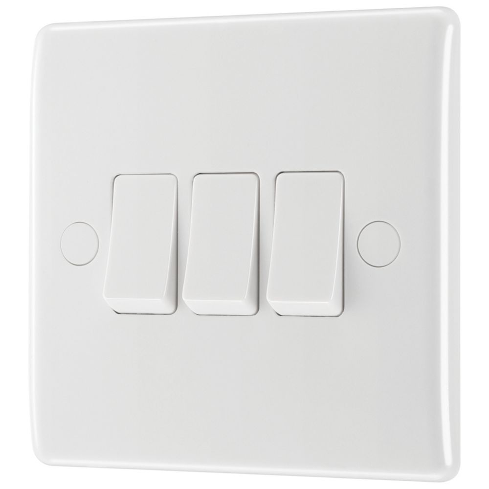 British General 800 Series 10AX 3-Gang 2-Way Light Switch  White