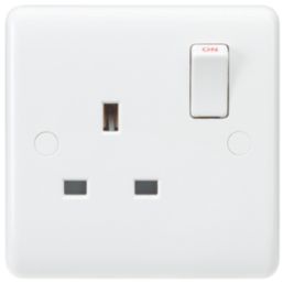 Knightsbridge Curved Edge 13A 1-Gang SP Switched Plug Socket White