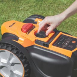 LawnMaster 18V 2.2Ah Li-Ion  Brushless Cordless 16cm OcuMow AMB16-400  Robotic Lawn Mower