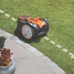 LawnMaster 18V 2.2Ah Li-Ion  Brushless Cordless 16cm OcuMow AMB16-400  Robotic Lawn Mower