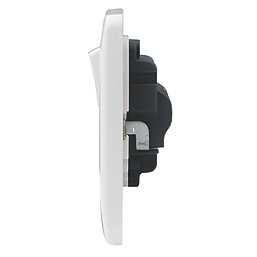 Vimark Pro 13A 1-Gang DP Switched Plug Socket White