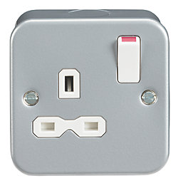 Knightsbridge  13A 1-Gang DP Switched Metal Clad Socket  with White Inserts