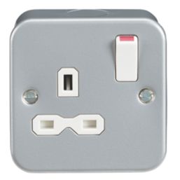 Knightsbridge   13A 1-Gang DP Switched Metal Clad Socket  with White Inserts