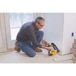 Dewalt nail gun twin pack online screwfix