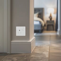 British General 800 Series 13A 1-Gang SP Switched Socket White