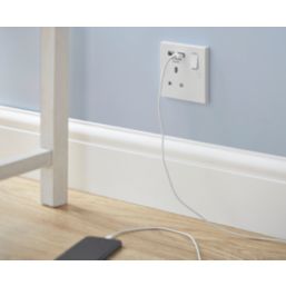 British General 900 Series 13A 1-Gang SP Switched Socket + 2.1A 10.5W 2-Outlet Type A USB Charger White