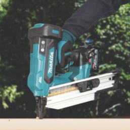 Makita BN002GZ 90mm 40V Li-Ion XGT Brushless First Fix Cordless Nail Gun - Bare
