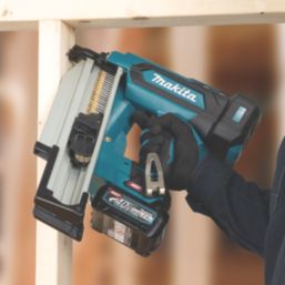 Makita BN002GZ 90mm 40V Li-Ion XGT Brushless First Fix Cordless Nail Gun - Bare