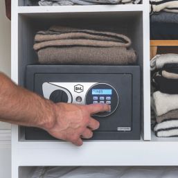 Smith & Locke   Electronic Combination Safe 8.5Ltr