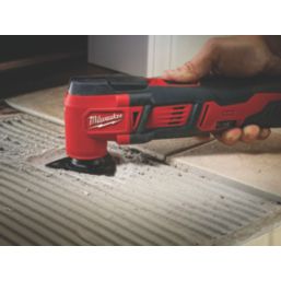 Milwaukee M18 BMT 421C 18V 2 x 2.0 4.0Ah Li Ion RedLithium Cordless Multi Tool Screwfix