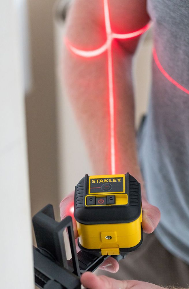 Stanley STHT1-77147 Cross 90 Laser Level with Pole