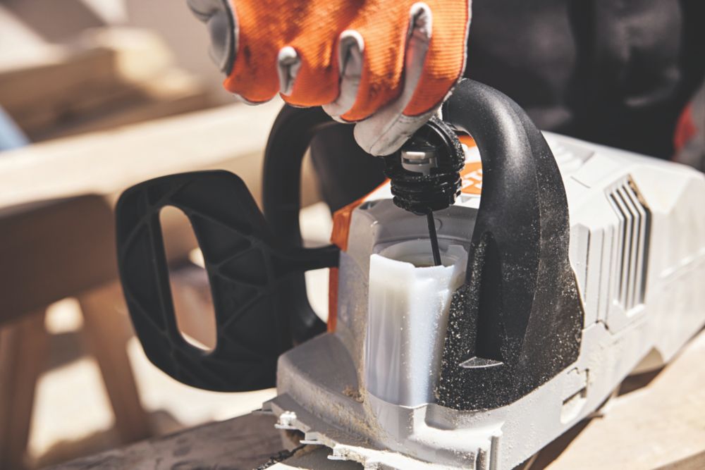Stihl chainsaw oil screwfix sales