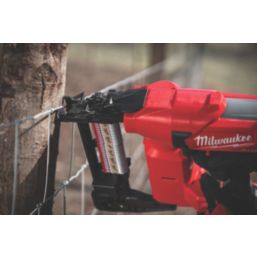 Milwaukee 4933479833 50mm 18V 2 x 3.0Ah Li-Ion RedLithium High Output Brushless Fencing Cordless Stapler