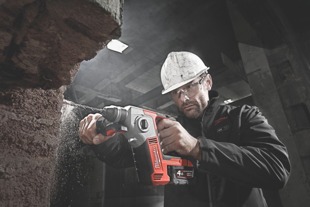 Milwaukee M18 BH 402C 2.5kg 18V 2 x 4.0Ah Li Ion RedLithium Cordless SDS Plus Hammer Drill